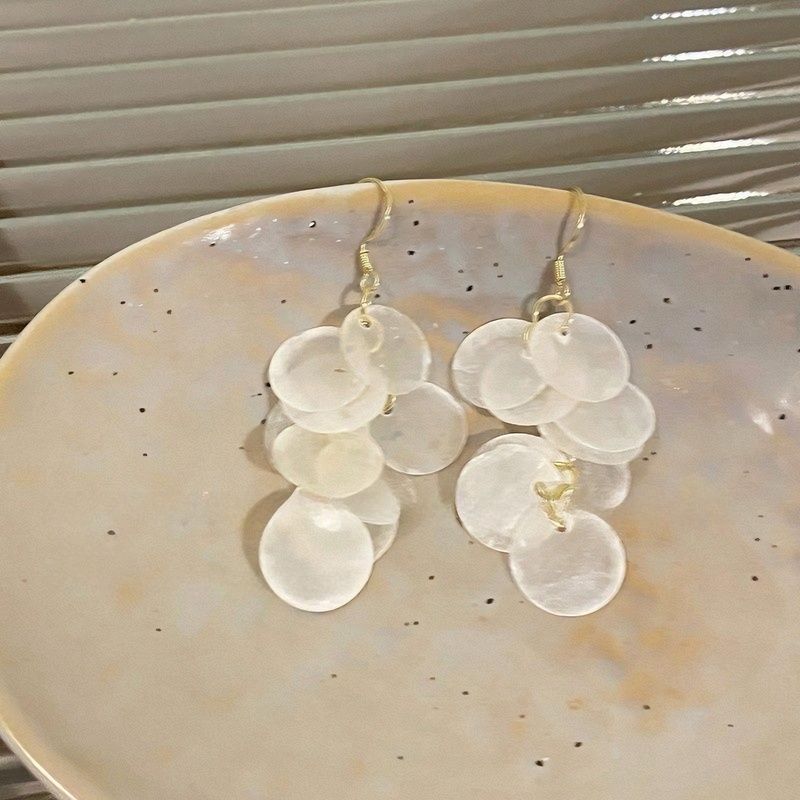 2025 New Women's Clip-On Drop Earrings - Long Tassel Shell Beach Style, Exaggerated Fairy-Like Vacation Accessories For Non-Pierced Ears_voghion.com