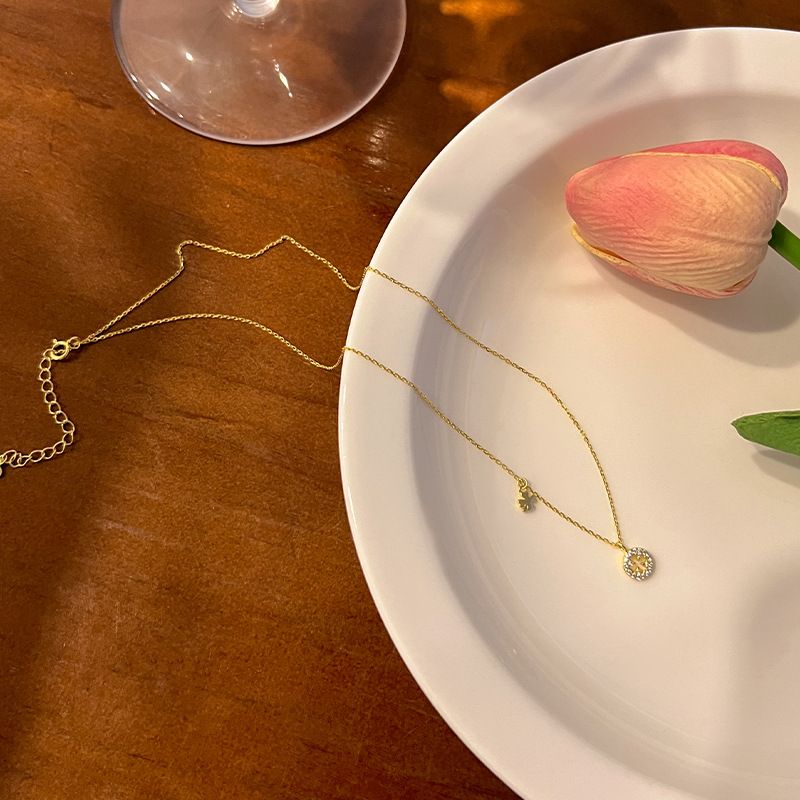 Vierblättriges Kleeblatt-Halskette, weibliches Design, Nische, leichter Luxus, 2023, neue Halskette, Anhänger, Schlüsselbeinkette, Zubehör_voghion.com