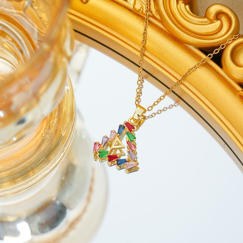 Collana con triangolo in zircone caldo, placcatura sottovuoto in oro, catena per clavicola Joker_voghion.com