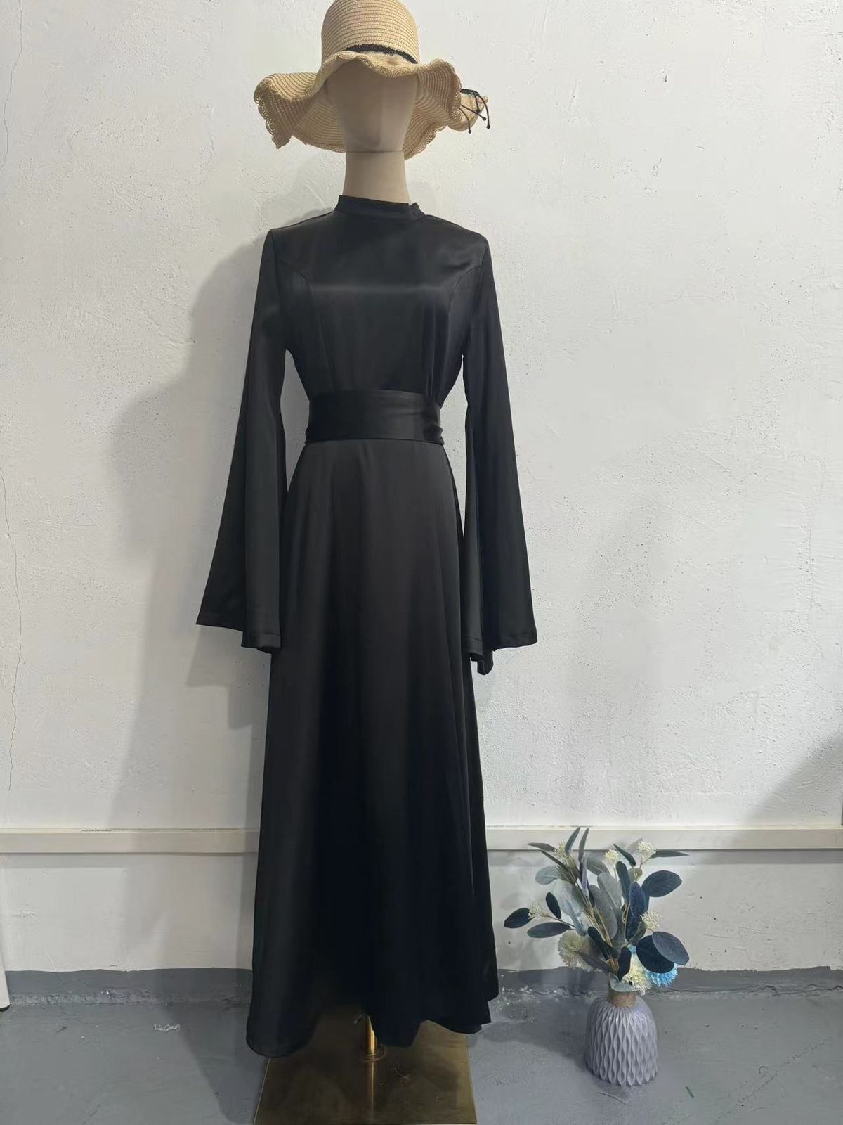 Women's Clothing Large Swing Sleeve Waist Slimming Solid Color Long Sleeve Design Dress_voghion.com