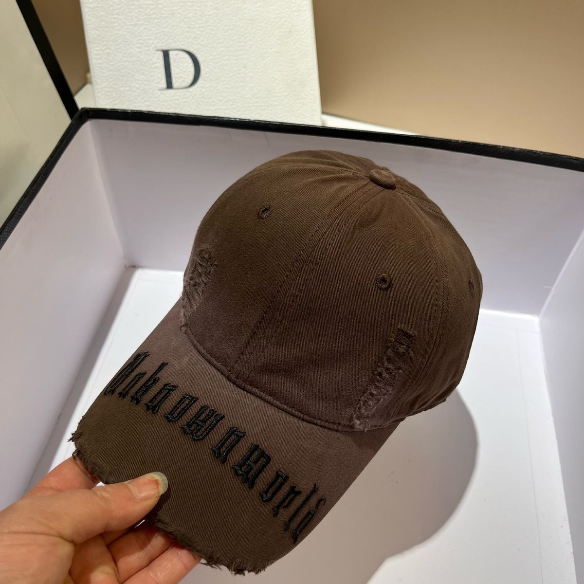 Street Spray farbige perforierte Baseball modische dreidimensionale gestickte Buchstaben, personalisierte Entenschnabelmütze,_voghion.com