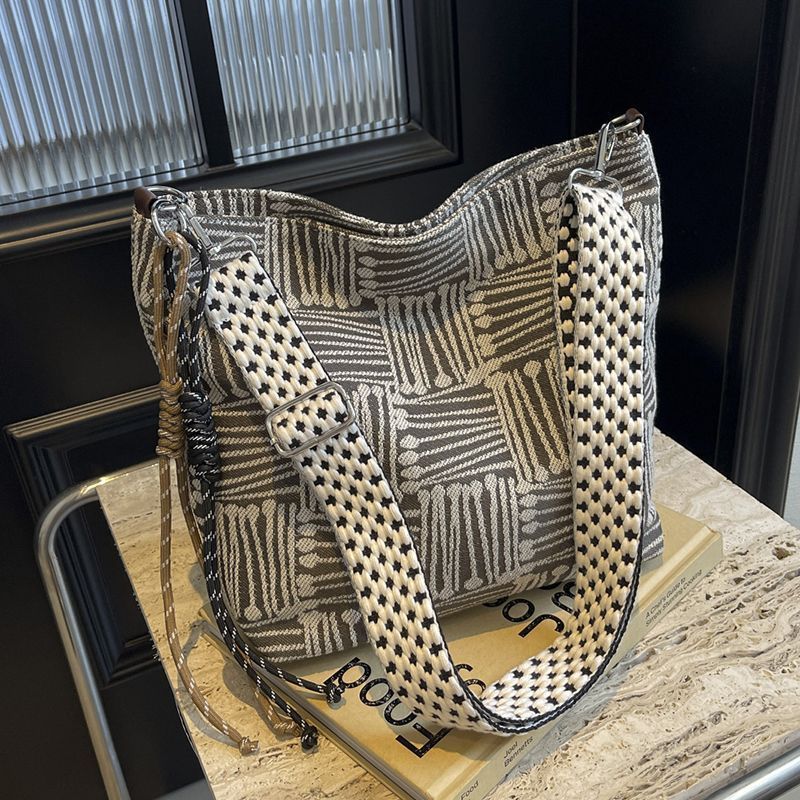 Korean fabric 2024 new women's large capacity high-end feeling wide strap single shoulder crossbody niche autumn and_voghion.com