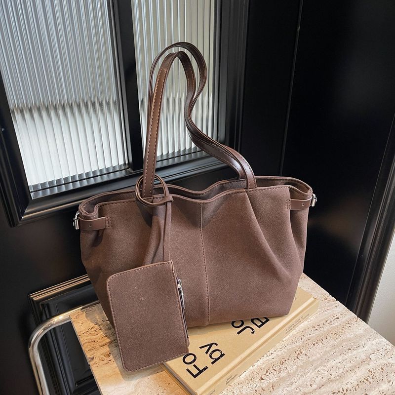 Borsa a tracolla grande capiente in pelle scamosciata smerigliata di nicchia coreana, popolare borsa a mano HOBO da donna sottobraccio_voghion.com