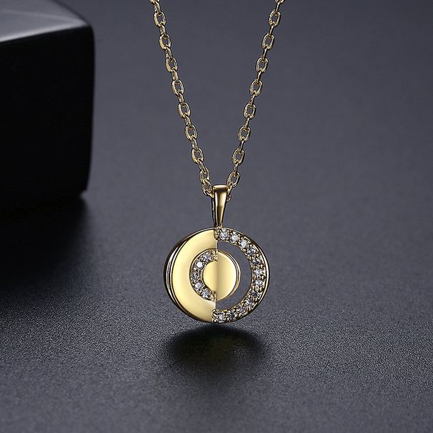 Collana con ciondolo geometrico da donna - Catena in ottone con zirconi micro-pavé (gioiello minimalista da indossare a strati con clavicola color oro)_voghion.com