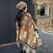 Franse geruite kwast voor dames in de herfst en winter, kleine figuur sjaal met Zurich sjaal cape jas_voghion.com