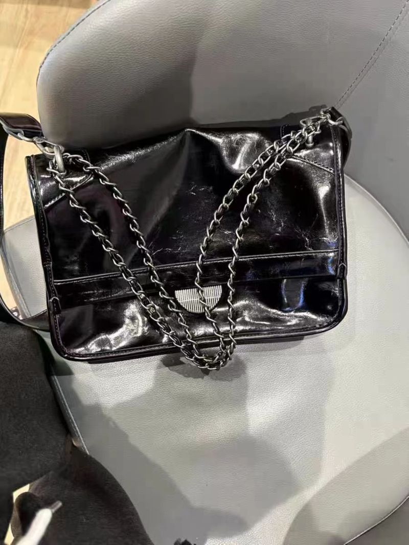 Fashionable crossbody hand-held armpit feeling chain bag, motorcycle single shoulder tote soft leather bag_voghion.com