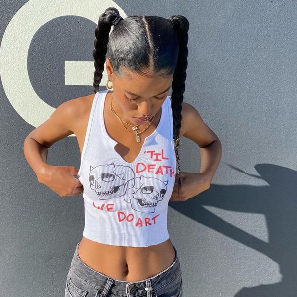 Neues Sommer-Top mit Buchstaben-Totenkopf-Print in Weiß, kurz, V-Ausschnitt, schmaler Racerback_voghion.com