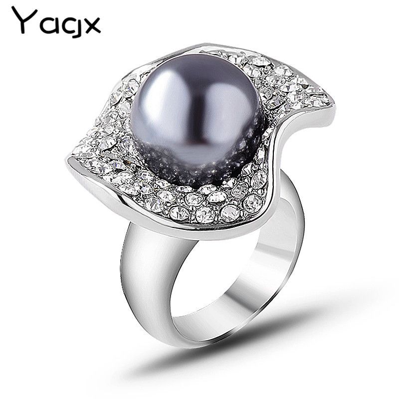 Stilfuld elegance fuld af diamanter perlering_voghion.com