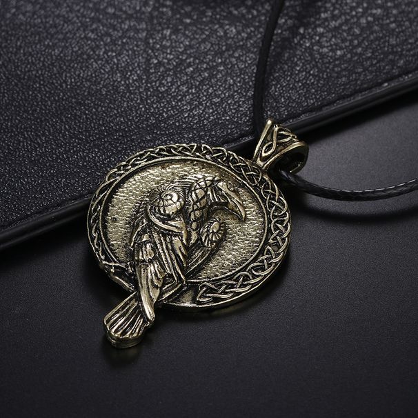 Collana con ciondolo amuleto nordico vichingo con uccello nero e corvo celtico per uomo e donna_voghion.com