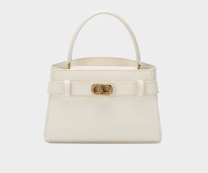 New high-end texture niche retro metal buckle shoulder bag for commuting versatile crossbody bag_voghion.com