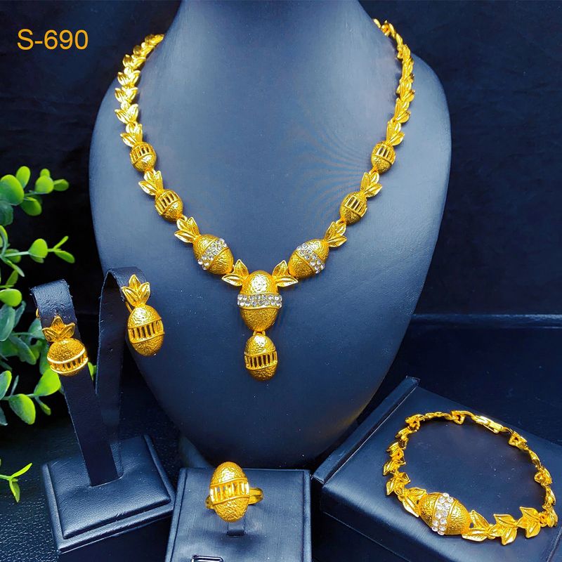 Gold-plated bridal jewelry set Necklace earrings 4-piece set_voghion.com