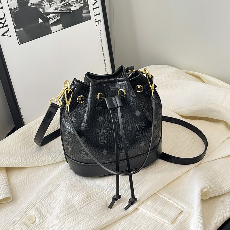 Bear Fashion Print Cute Handheld Bucket Outings Single Shoulder Crossbody Bag For Women_voghion.com