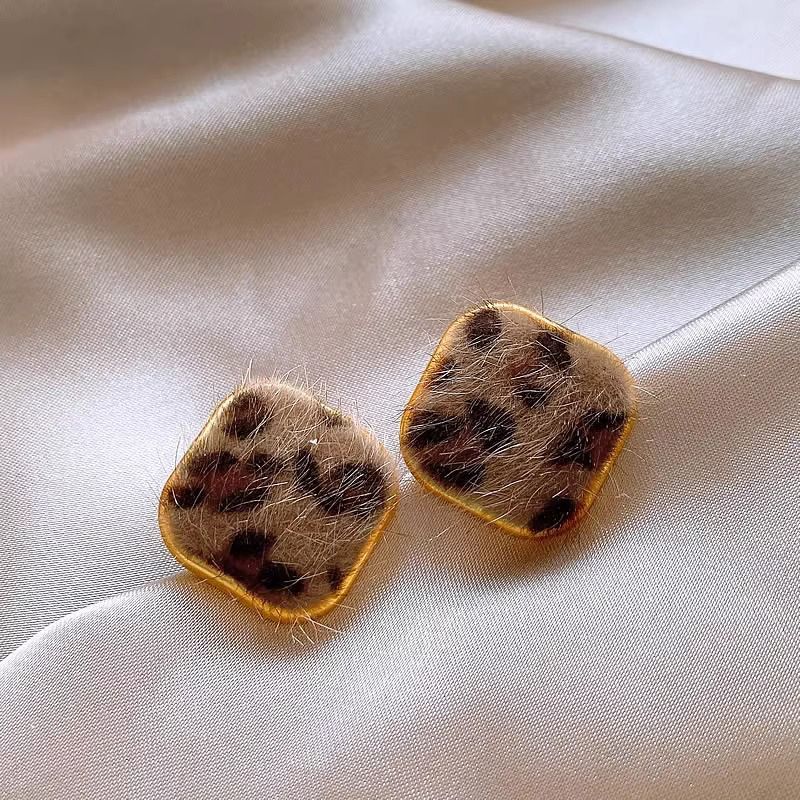 Prancūziško aksomo leopardo rašto deimantiniai auskarai moterims, nišinės asmenybės, madingas temperamentas, lengva prabanga_voghion.com