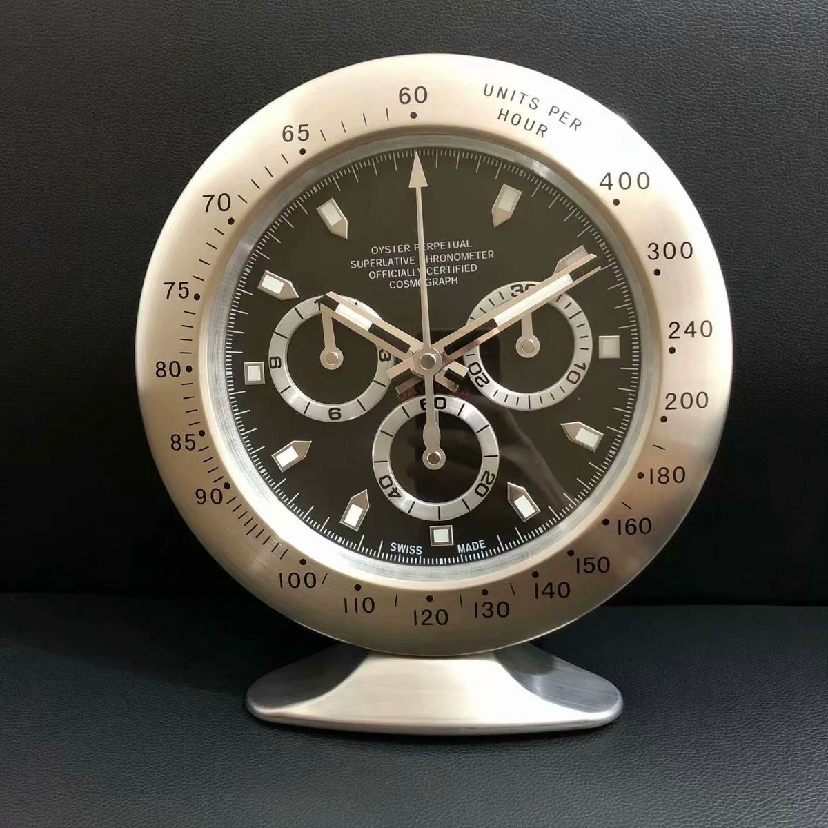 Silent luminous fashion creative high-end living room company front desk decoration clock watch design GMT table clock_voghion.com