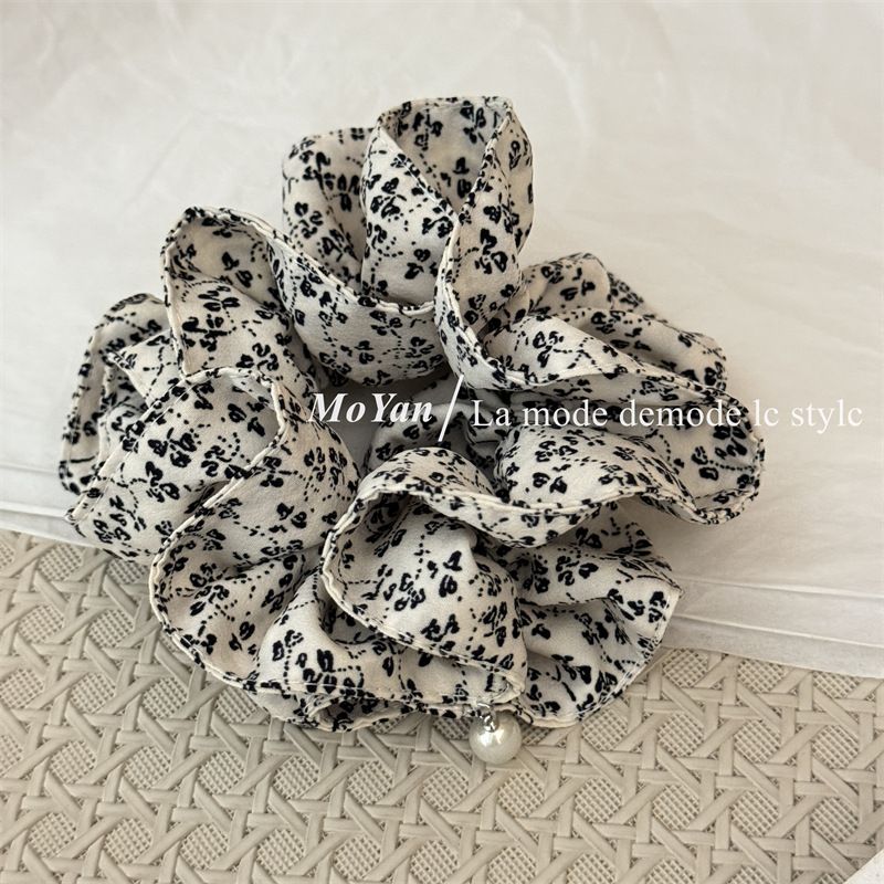 Koreanische Version des neuen kleinen Blumenstoff-Dickdarm-Haarbands, Temperament, vielseitiges Pferdeschwanz-Kopfseil, Retro-Hängeperlen-Haarseil, Kopfflo_voghion.com