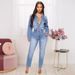 Denim-Jumpsuit, schmal geschnittener, gewaschener Langarm-Jumpsuit_voghion.com