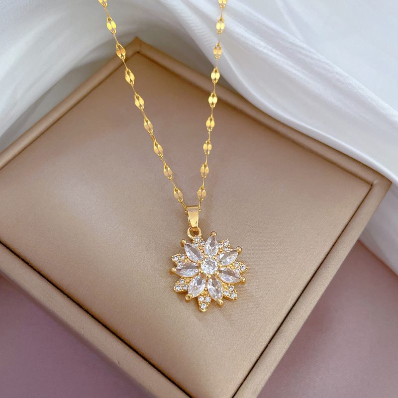 [Titanium Steel] Shining Light Luxury Flowers Full Of Diamonds, True Gold Necklace, Female Lucky INS Net Red Collar_voghion.com