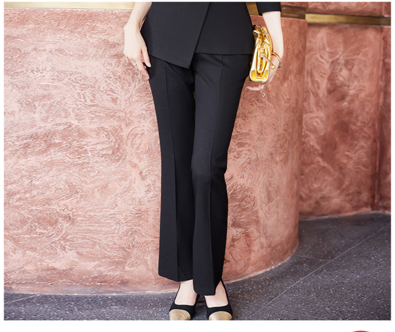 Elegante traje morado para mujer: blazer profesional y pantalón acampanado para presentaciones, entrevistas y uso en la oficina._voghion.com