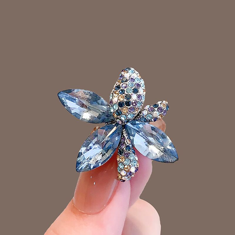 Temperament Design Maple Leaf Brooch Brooch High-end Crystal Pin Suit Jacket Fashion Suit Accessories_voghion.com