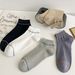 2025d Frühling Sommer Neue Gestreifte Boot Mode Einfache Einfarbige Herren Kurze Schweißabsorbierende Atmungsaktive Baumwollsocken_voghion.com