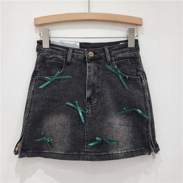 Gonna corta casual a trapezio con elastico in vita alta, nuova da donna_voghion.com