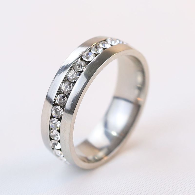 Anello da uomo in acciaio inossidabile 304 con diamanti intarsiati a fila singola, da 6 mm, per coppie e donne, in titanio, alla moda_voghion.com