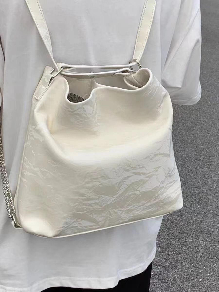 Korean version niche design with hand grip pattern multifunctional tote 2024 new casual versatile chain shoulder bag_voghion.com