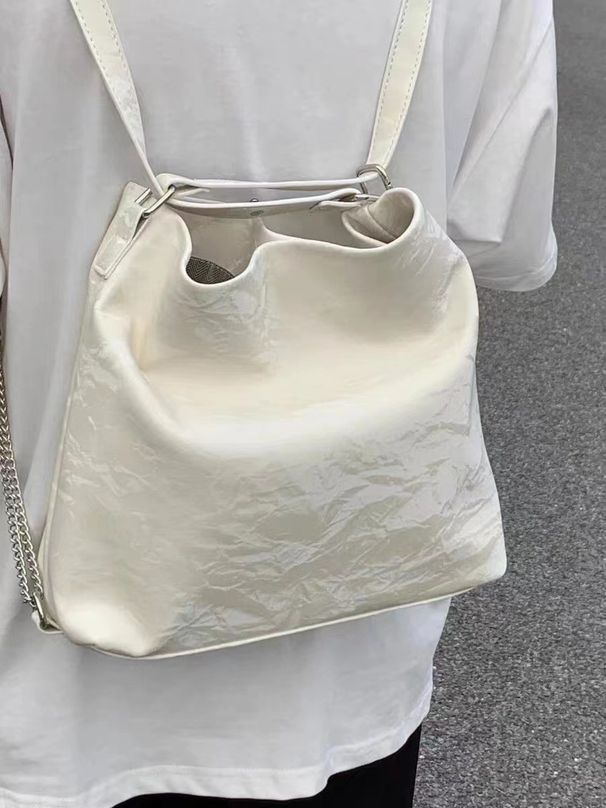 Korean version niche design with hand grip pattern multifunctional tote 2024 new casual versatile chain shoulder bag_voghion.com