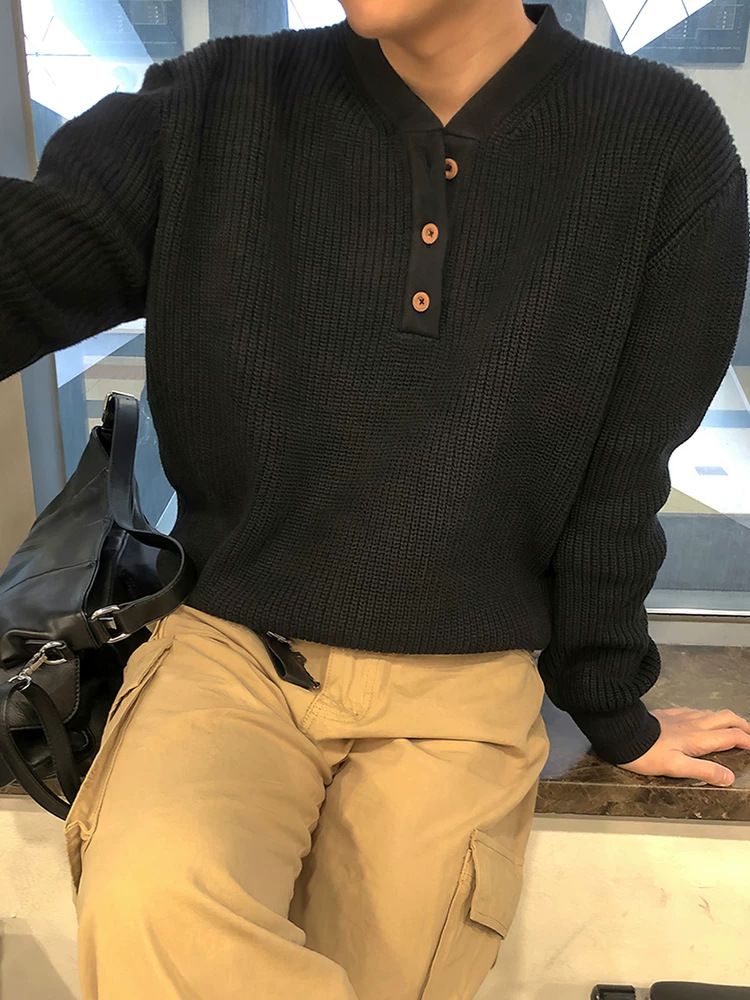 Herrenpullover im Vintage-Stil mit Henley-Ausschnitt aus Wollmischung – Bequeme Passform, strukturiertes Strickmuster, lange Ärmel, halbe Knopfleiste_voghion.com