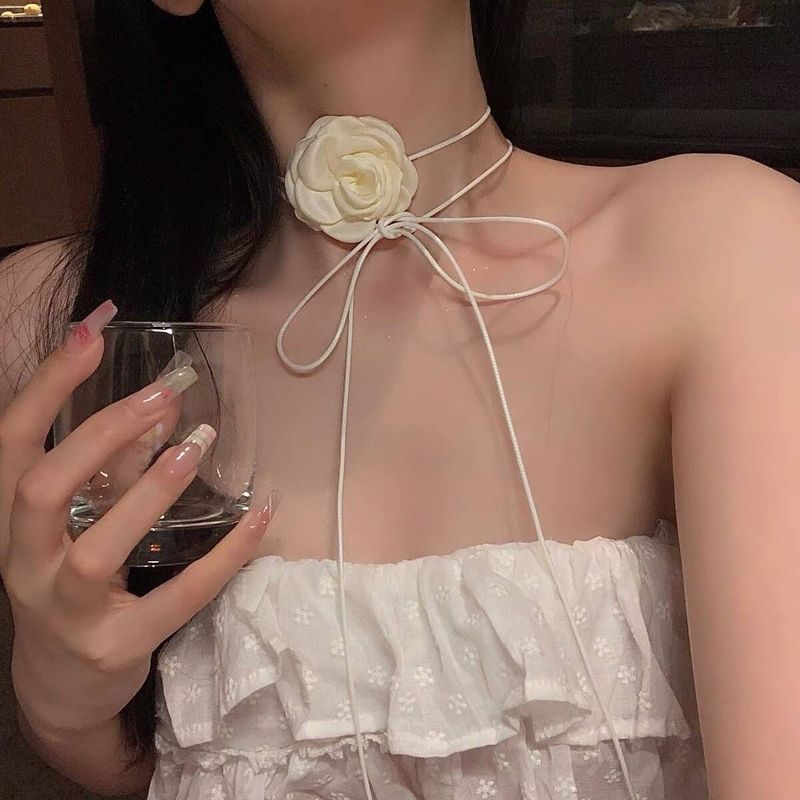 Light Luxury Temperament, High-end Feeling, White Camellia Collarbone Knitted Wool Ball Necklace, Internet Famous Neck_voghion.com
