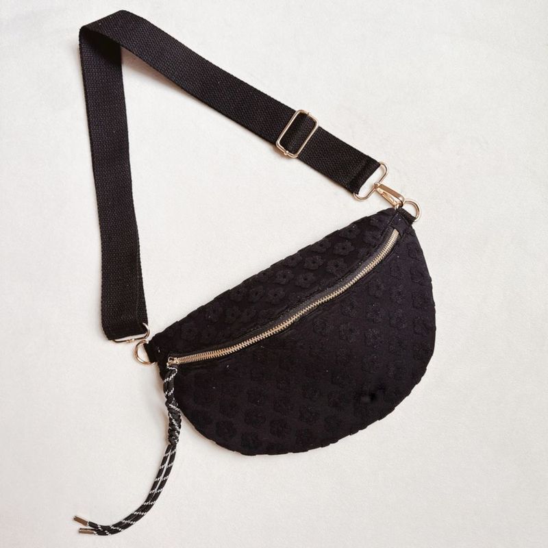 Embossed Daisy Blossom Belt Sling Bag_voghion.com