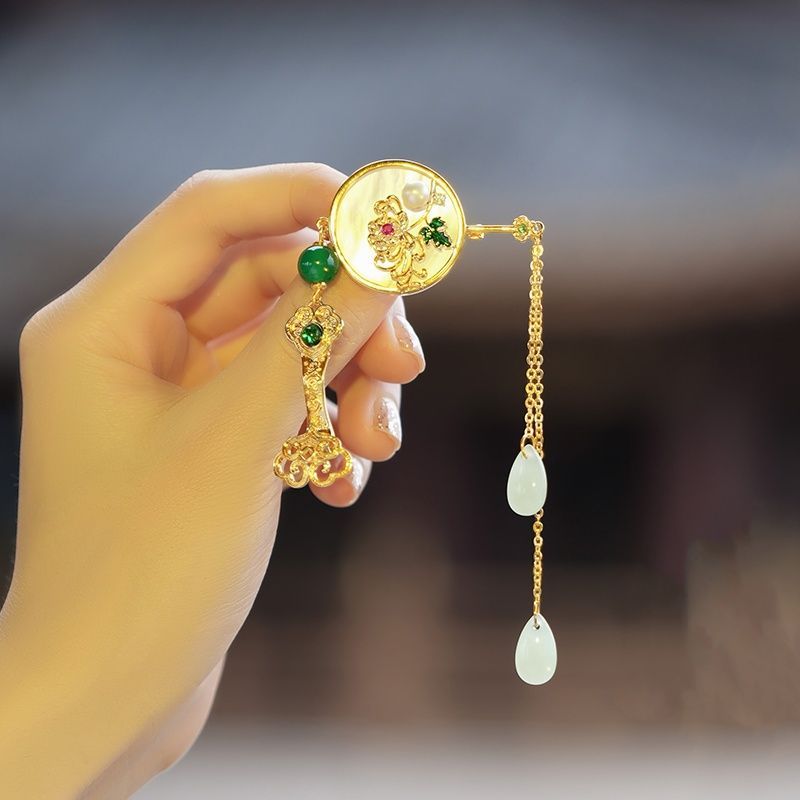 Chrysanthemum Cheongsam Press Placket Pendant New Fringed Clothes Decorative Pin Femininity High-end Brooch_voghion.com
