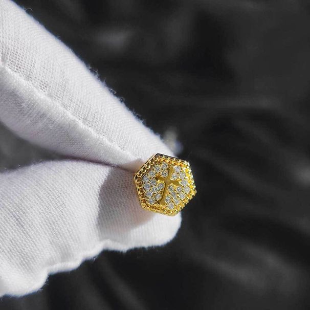Orecchini a croce esagonale con zirconi per uomo e donna - Orecchini hip hop alla moda con diamanti - Gioielli di moda geometrici in oro e oro bianco_voghion.com