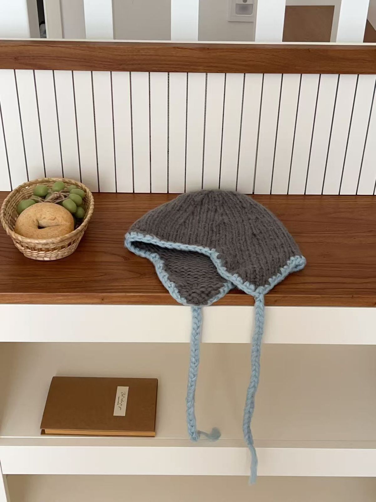 Berretto da pilota elegante in maglia color-block, nuovo e caldo autunno/inverno 2025_voghion.com