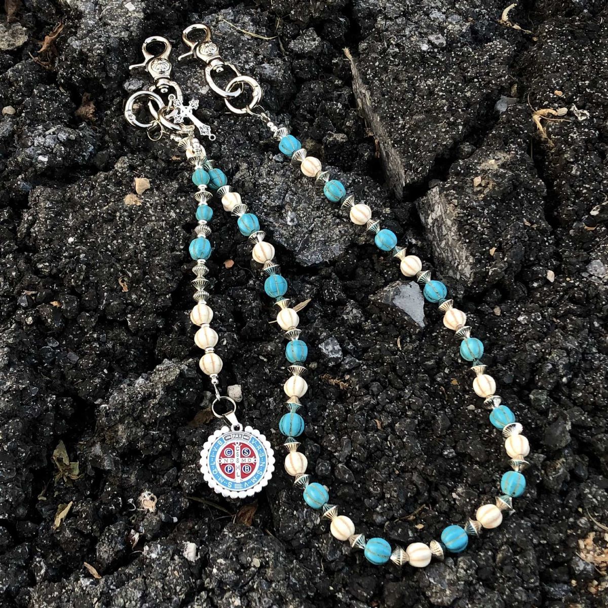 Unisex Metal Lava Stone Waist Chain With Blue-White Cracked Stone & Rose Cross Pendant - Stylish Streetwear Accessory For Men And Women_voghion.com