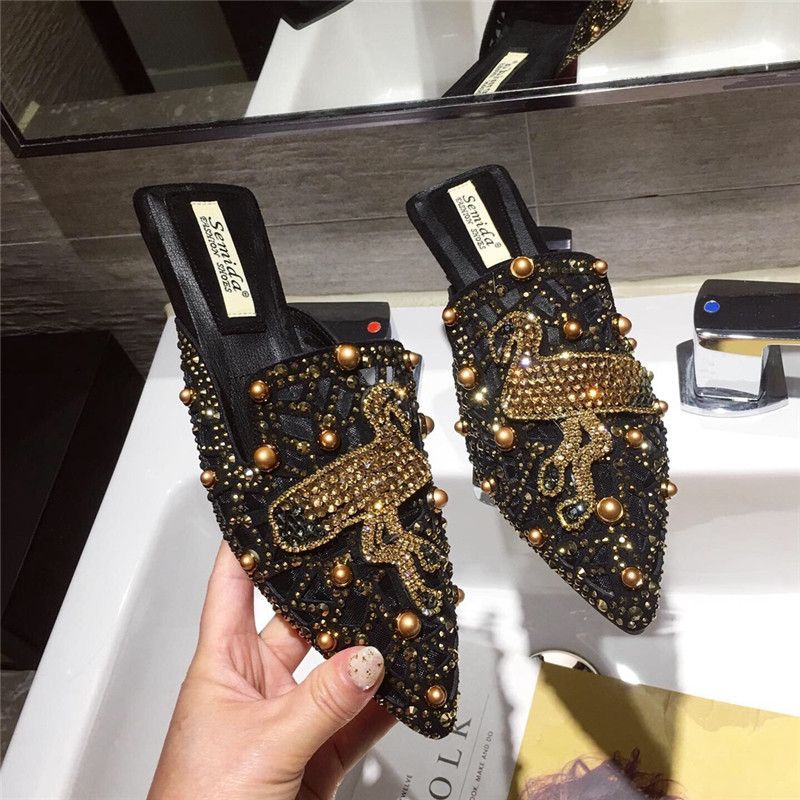 Pantofole a metà maglia scavate per le donne 2024 Nuove pantofole estive a punta con fondo piatto all'aperto Fairy con tacco basso Muller_voghion.com