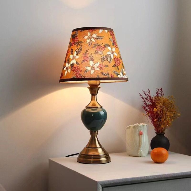 Lampada da comodino a LED di lusso in stile cinese, in ceramica, per camera da letto, accogliente, interamente in rame, per matrimonio romantico_voghion.com