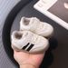 2024 Herbst neues vielseitiges Board für Jungen und Mädchen, deutsche Trainingsschuhe, weiche Sohlen, rutschfeste Baby-Wanderschuhe_voghion.com