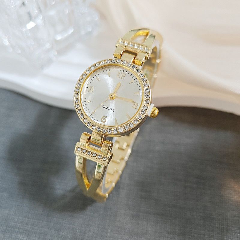 Neue hochwertige, mit Diamanten besetzte Damen-Elegante, modische digitale Quarz-Armbanduhr für Frauen und Studenten_voghion.com