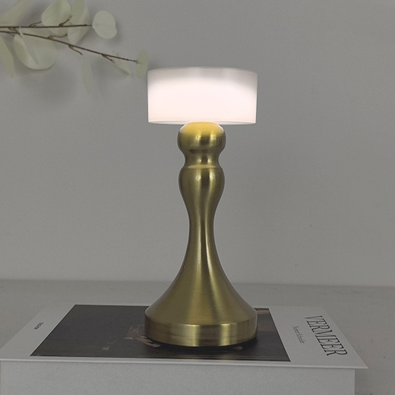 Lampada da tavolo da bar ricaricabile Lampada da comodino per camera da letto Luce notturna Touch Lampada da tavolo a LED creativa_voghion.com