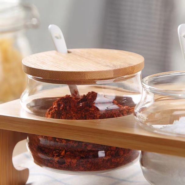 Gewürzdosen-Set aus Glas für die Küche, Gewürzbehälter mit Holzständer, Salz- und Zuckerstreuer, luftdichte Deckel, einfaches Ausgießdesign, minimalistische Speisekammerorganisation_voghion.com