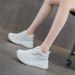 Zapatos de entrenamiento de malla con punta redonda, deportivos, versátiles y de suela gruesa con aumento de altura, informales, para mujer, otoño 2025_voghion.com