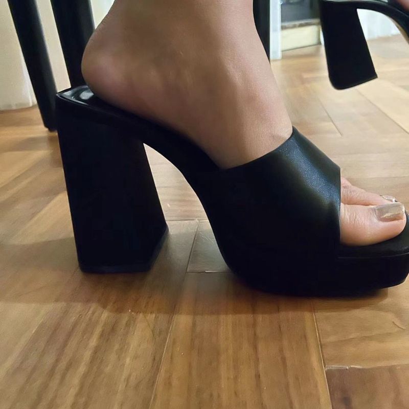 Καλοκαιρινά Νέα Απλά Κομψά Χοντρά Ψηλοτάκουνα από Μεταξωτό Ύφασμα, Γυναικεία Σανδάλια, Παντόφλες και Δυτικό Στυλ_voghion.com