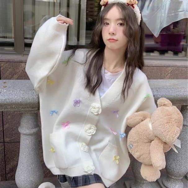 Large loose edition exclusive new autumn winter collection lazy and age reducing bow V-neck three-dimensional flower_voghion.com