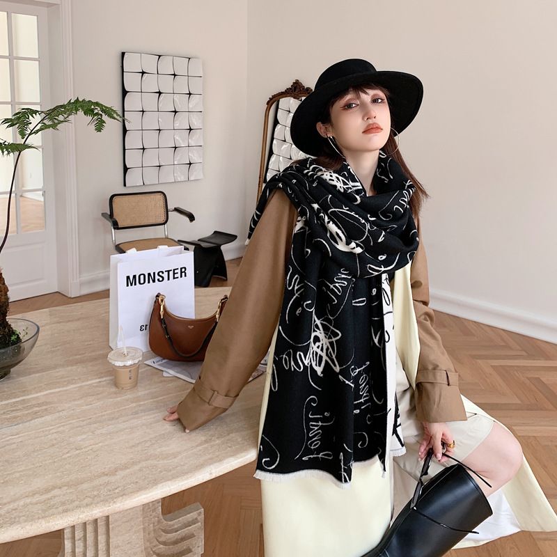Light luxury, high-level sense, versatile women, classic letters cold warm autumn and winter 2023 faux cashmere shawl scarves_voghion.com