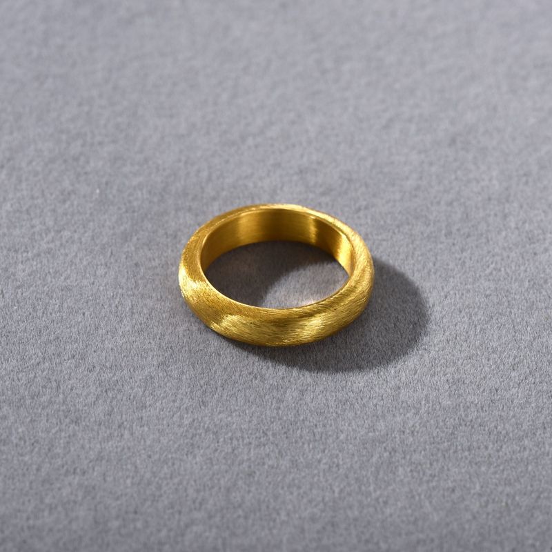 Set di anelli minimalisti in ottone sabbiato opaco da donna - Eleganti fasce impilabili in oro e argento per l'uso quotidiano_voghion.com