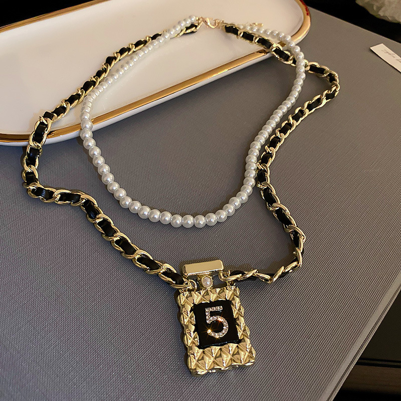 Bottiglia di profumo con diamante numero 5 Collana con ciondolo a catena per maglione con colletto a doppio strato di perle alla moda autunno e inverno_voghion.com