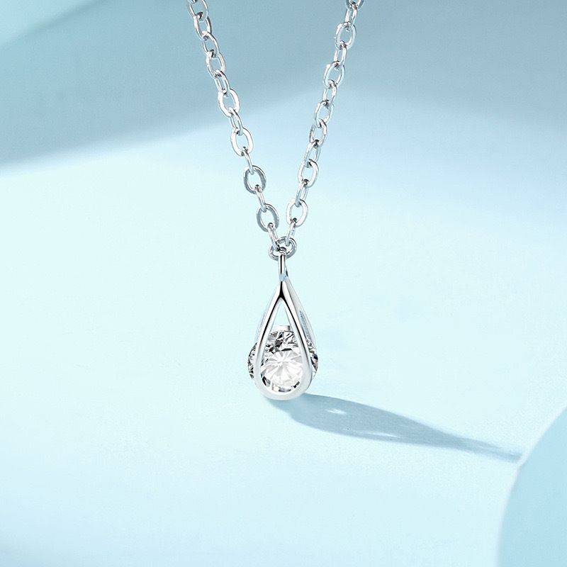 Collana con goccia d'acqua in zircone AAA, pendente da donna leggero e lussuoso, design semplice e di nicchia, in acciaio al titanio, con catena per clavicola_voghion.com