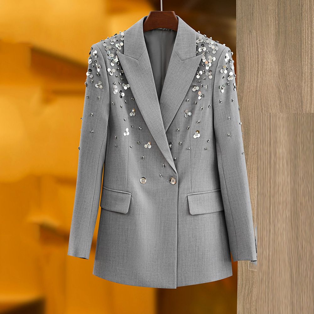 Schickes Set aus Blazer und Rock mit Strasssteinen – funkelnder Zweiteiler für Damen, der sowohl im Büro als auch am Abend getragen werden kann_voghion.com