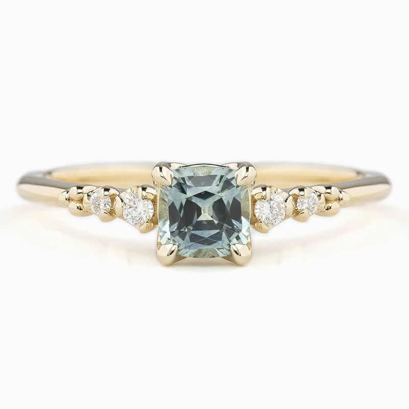 Anello di fidanzamento con zircone quadrato intarsiato in oro 14k_voghion.com